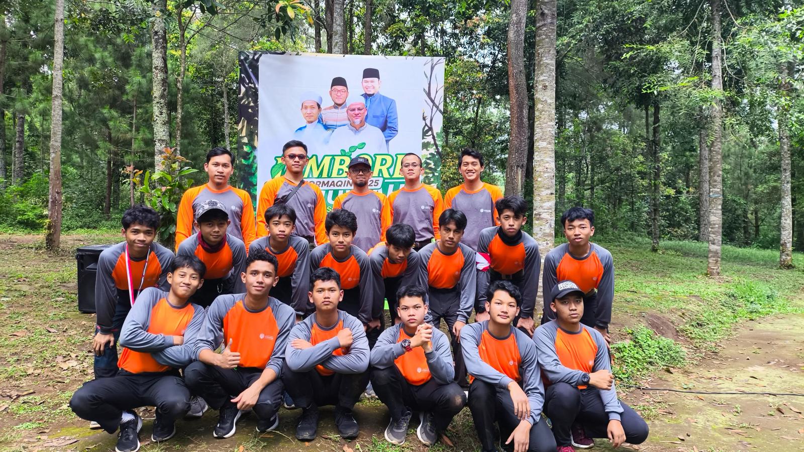 Pesantren Bukan Ikut Zaman, Tapi Mendidik Zaman